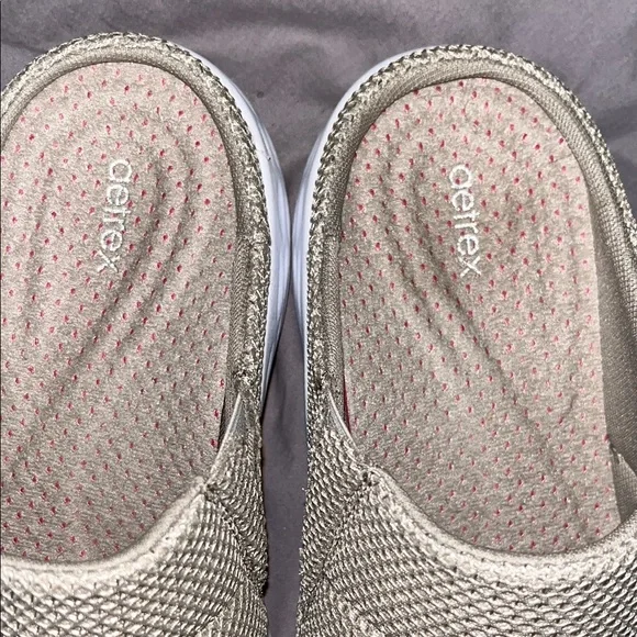 AETREX Light Tan Quilted Clogs - Picture 5 of 8